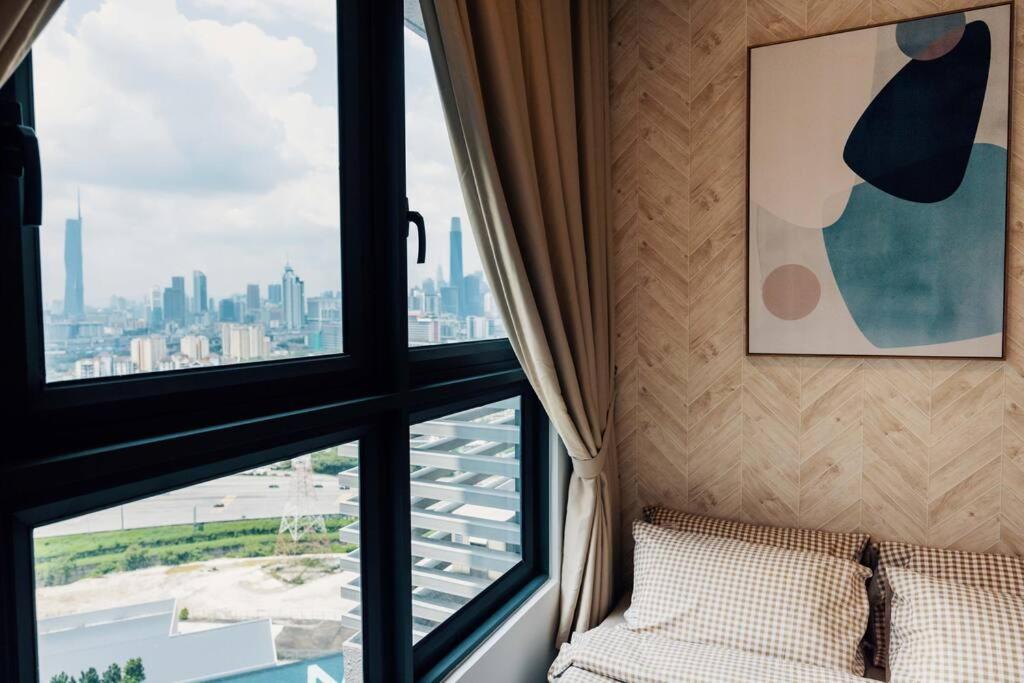 New! Cozy Muji 3br Near Sunway Velocity Near Aeon Maluri Mrt Apartment *