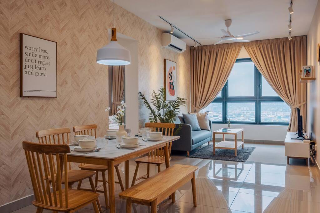 New! Cozy Muji 3br Near Sunway Velocity Near Aeon Maluri Mrt * Kuala Lumpur