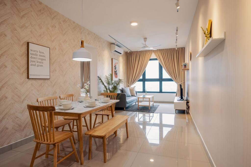 New! Cozy Muji 3br Near Sunway Velocity Near Aeon Maluri Mrt
